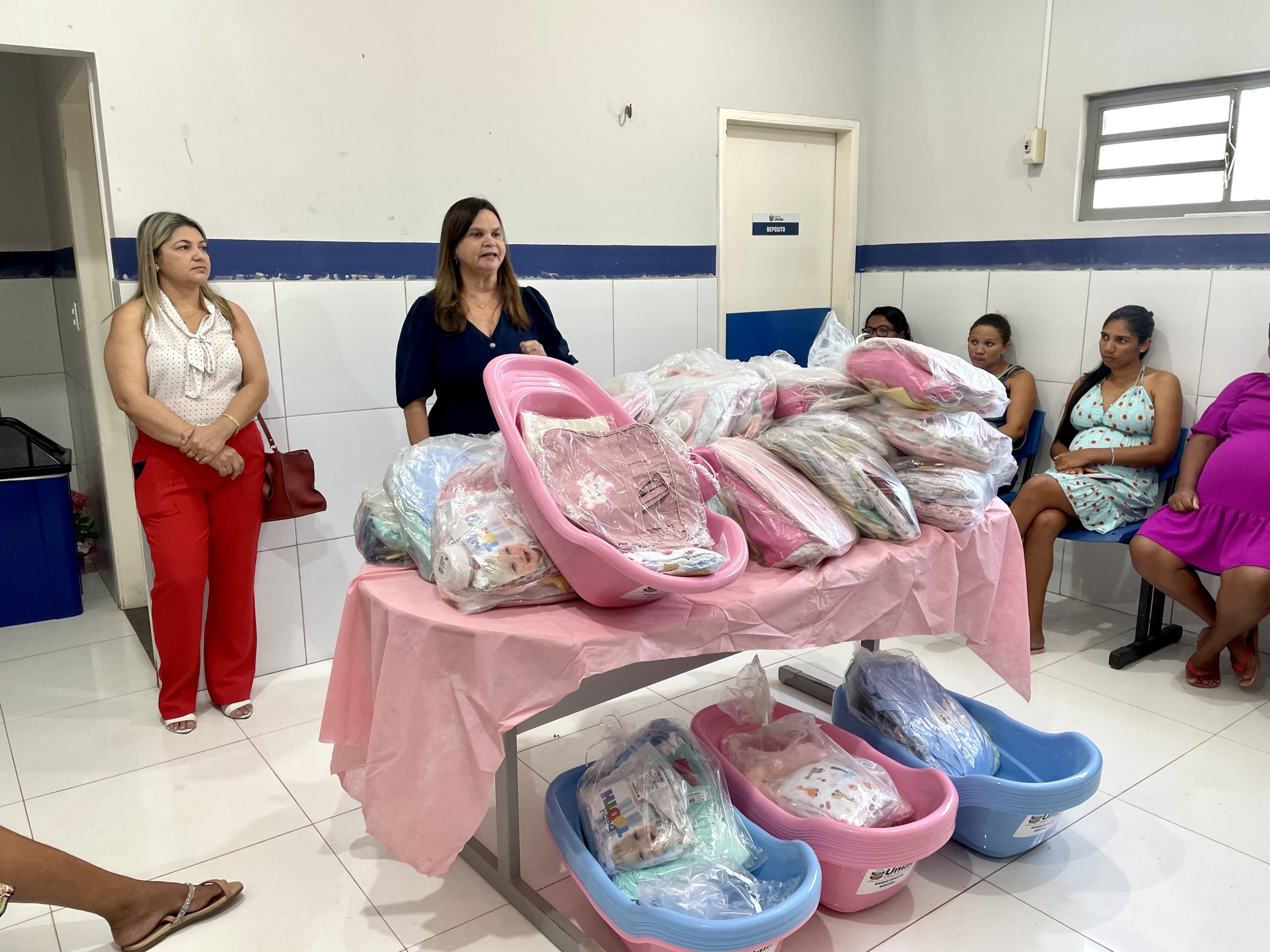 Gestantes recebem enxovais e kits higiene da Prefeitura de União